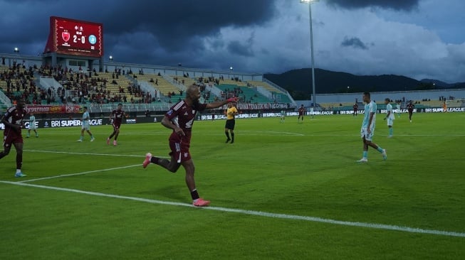 Penyerang PSM Alex Tanque Sedang 'Mendidih' Jelang Duel Kontra Persis
