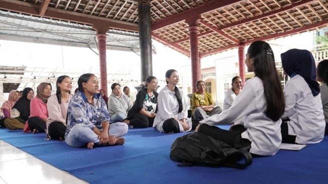 Peran Kepemimpinan Ketua Kelompok Mekaar dalam Pemberdayaan Perempuan untuk Ketahanan Ekonomi