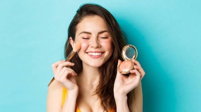 5 Compact Powder untuk Remaja yang Murah, Wajah Flawless Tanpa Kantong Jebol