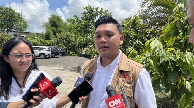 CEO Cau Chocolates, I Kadek Surya Prasetya Wiguna saat ditemui di Bali, Selasa (25/11/2025). [Suara.com/Dicky Prastya]