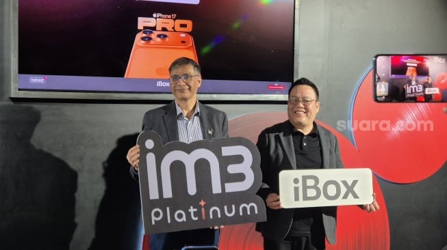 Kolaborasi IM3 Platinum dan iPhone 17 di Jakarta, Selasa (25/11/2025). [Suara.com/Dythia]