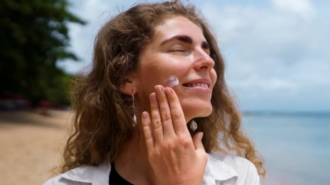3 Rekomendasi Sunscreen Australia yang Cocok Dipakai Orang Indonesia di Usia 40 Tahun