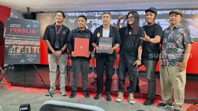 Jelang HUT ke-97, Persija Jakarta Luncurkan Buku Foto Eksklusif We Rise Again'