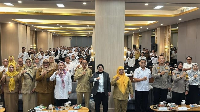 Wakil Kepala Badan Gizi Nasional (BGN) Nanik Sudaryati Deyang (tengah). (Foto dok. BGN)