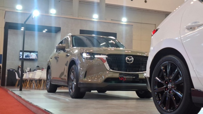 Mazda CX-60 Jadi Salah Satu Produk Andalan Mazda di Gaikindo Jakarta Auto Week (GJAW) 2025. (Foto: SUARA.com/Manuel Jeghesta)