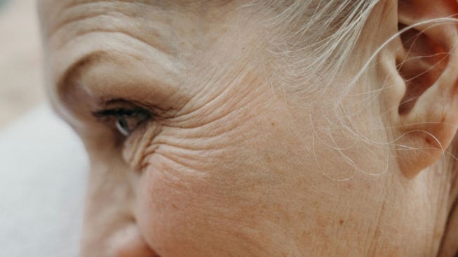 5 Makanan Sehari-hari yang Bantu Samarkan Kerutan, Mudah Ditemukan di Dapur!