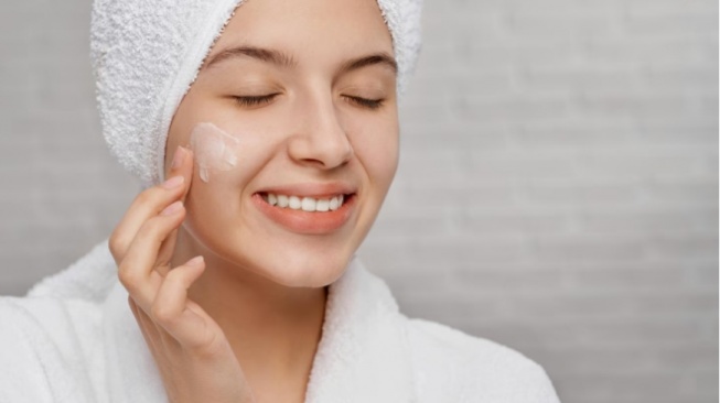 5 Moisturizer Korea untuk Ibu Rumah Tangga Usia 40-an, Wajah Jadi Lembap dan Glowing