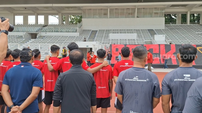 Suporter Geruduk Latihan Timnas Indonesia U-22: Abaikan Target Erick Thohir, Wajib Emas!