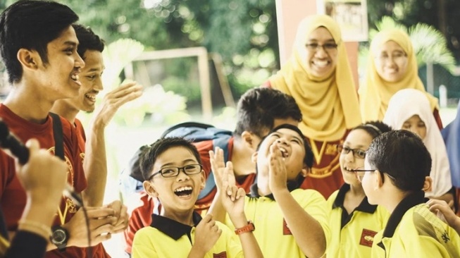 Serba-serbi Momen Hari Guru: Disentil Netizen sebagai Hari Wali Kelas