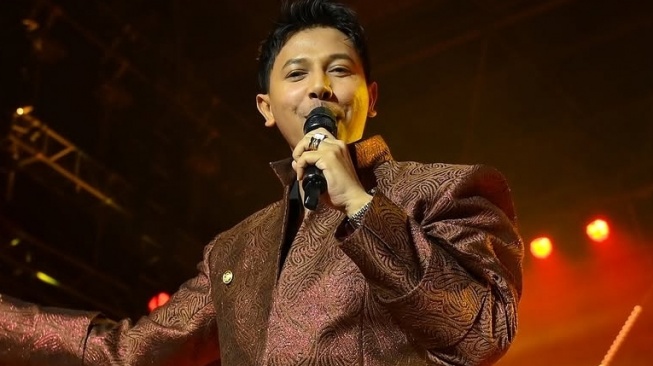 Pendapat 5 Artis Pria soal Poligami, Sonny Septian Tak Yakin Bisa Adil