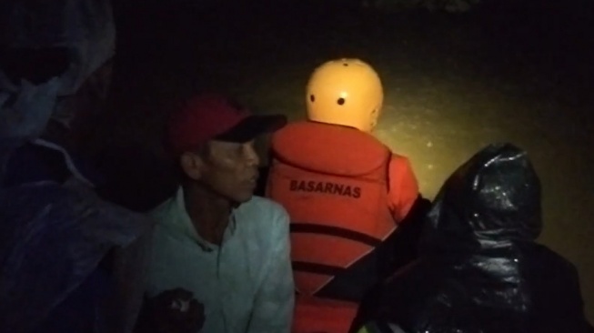 Basarnas Evakuasi Warga Terjebak Banjir di Langkat, Ada 1 Lansia Meninggal Dunia
