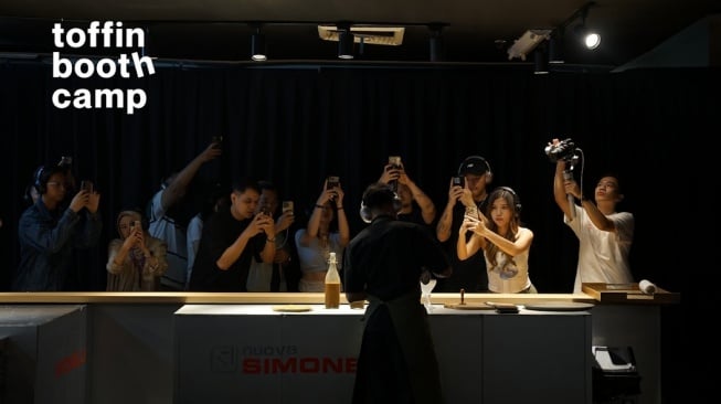 Makmur Jaya Coffee Roasters menjadi salah satu elemen yang memperkaya pengalaman di Experience Bar (Dok: TBC 2025)