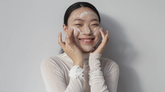 5 Sabun Muka Mengandung Glycolic Acid, Bikin Kulit Kusam Jadi Cerah