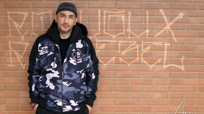 Kronologi Kecelakaan Gary Iskak: Diduga Tak Mengenakan Helm dan Tabrak Trotoar