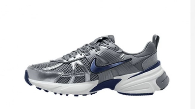 Nike V2K Run Men's Sneakers Shoes - Wolf Grey (Foot Locker)