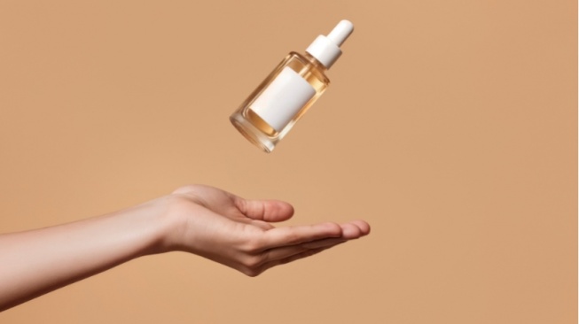 7 Serum Niacinamide untuk Cerahkan Kulit Kusam bagi Mahasiswa Akhir Bulan