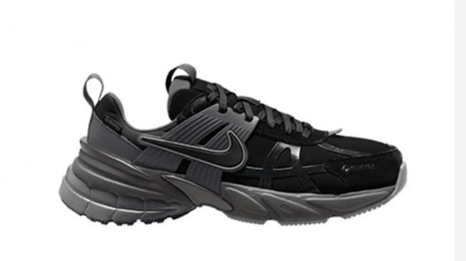 Nike V2K GTX Women's Sneakers Shoes - Black (Foot Locker)