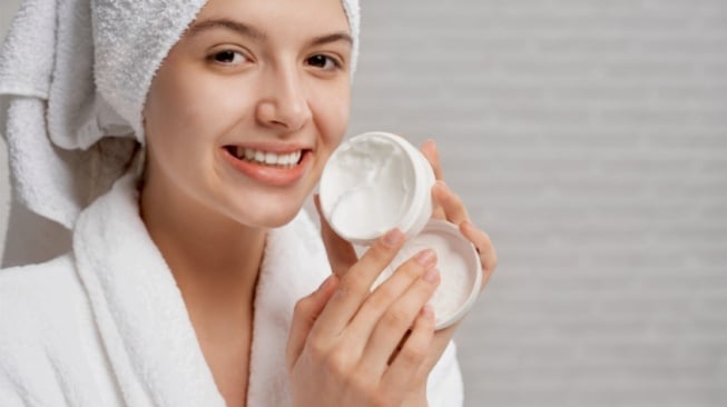 Rekomendasi Moisturizer untuk Memperbaiki Skin Barrier (freepik)