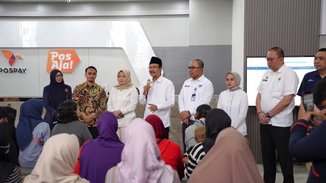 Mensos Tinjau Penyaluran BLT Kesra di Bandung, PT Pos Indonesia: Target Rampung Akhir November