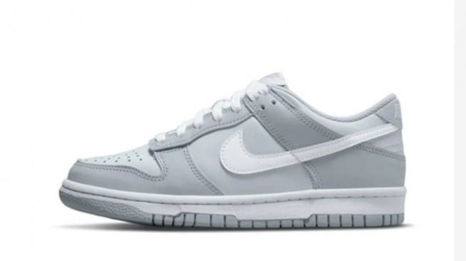 Nike Dunk Low Boy's Grade School Basketball Shoes - Pure Platinum (Foot Locker)