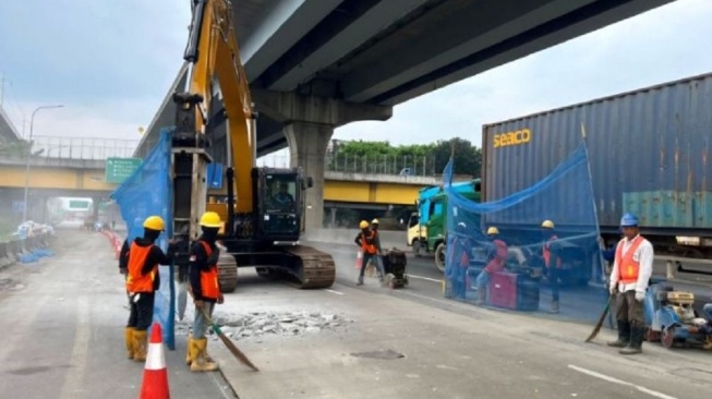 6 Titik Perbaikan di Tol Jakarta-Cikampek Mulai Hari Ini, Siap-siap Macet!