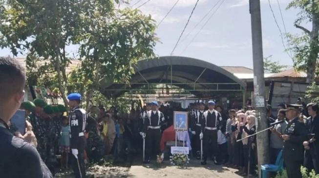 Prajurit TNI Gugur Saat Tugas Evakuasi Korban Longsor Sumbar