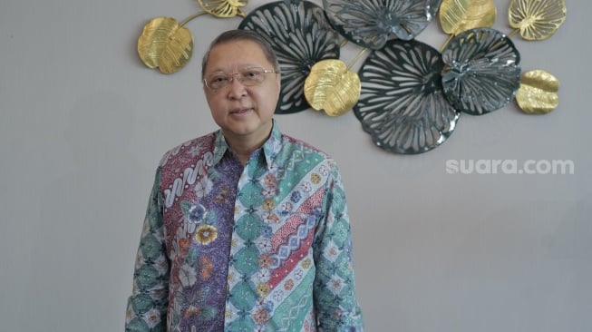 Presiden Direktur PT Adi Sarana Armada (ASSA), Prodjo Sunarjanto bercerita tentang bagaimana perusahaan dibangun serta dikembangkan, perkembangan mobil listrik hingga tantangan dari Gen Z di tengah pasar yang tidak pasti. [Suara.com]