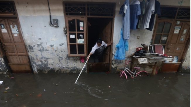 Apakah Dinding Perlu Diganti Setelah Banjir? Ini Perawatan dan Tips Mengatasinya