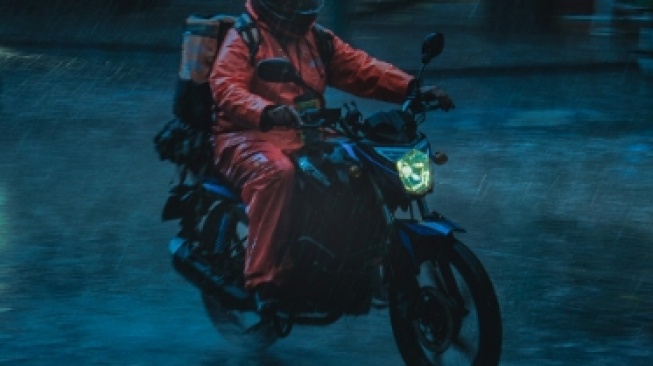 5 Ban Motor Anti Licin Favorit yang Jadi Penyelamat di Musim Hujan
