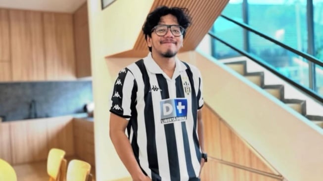 Geger Ferry Irwandi Galang Donasi Banjir Tembus Rp10 Miliar dalam 24 Jam