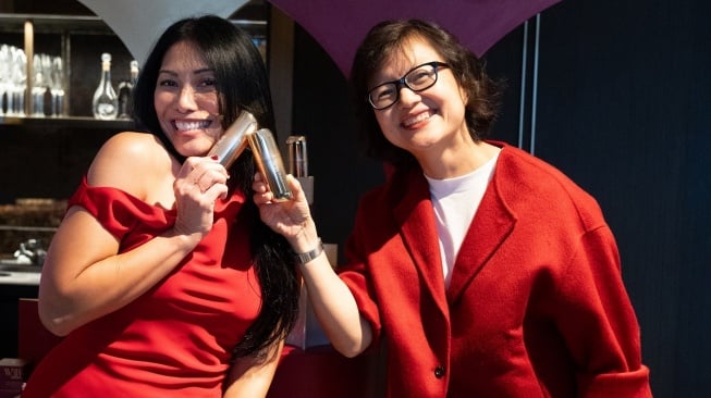 Anggun C Sasmi dan Grace Tahir didapuk menjadi brand ambassador W3B Selfcare. [Instagram]
