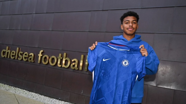 Putra Thiago Silva Resmi Teken Kontrak Profesional Pertama di Chelsea