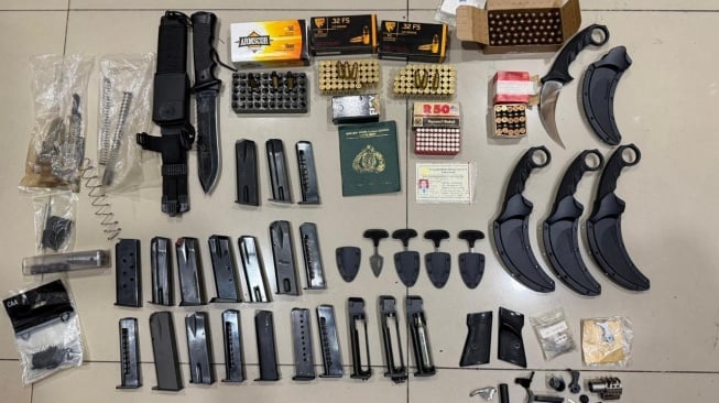 Polda Metro Jaya Bongkar Gudang Amunisi Ilegal di Jakarta Barat, Ratusan Peluru Disita