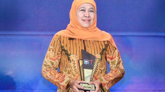 Pemprov Jatim Diapresiasi Mendagri, Gubernur Khofifah: Lapangan Kerja Terbuka, TPT Turun Signifikan
