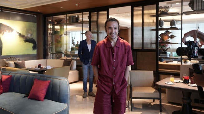 Sisi Lain Sang Rockstar: Marcello Tahitoe Ternyata Rutin Pakai Skincare demi Penampilan