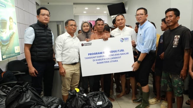 BRI menyalurkan bantuan untuk mempercepat pemulihan warga terdampak bencana di Sumut-Sumbar. (Dok: BRI)