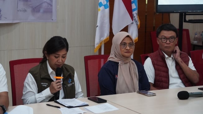 Menteri Komunikasi dan Digital RI Meutya Hafid dan Direktur Utama Telkom Dian Siswarini. [Telkom] 