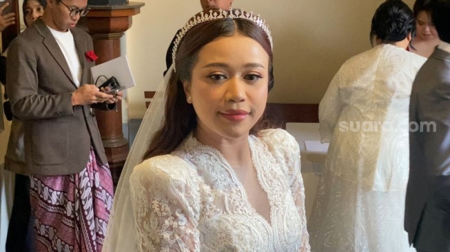 Gaun Pengantin Brisia Jodie Ternyata Terinspirasi Gaya Kate Middleton