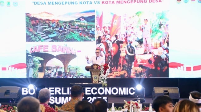 Wamendagri menegaskan pentingnya kepemimpinan daerah yang berani, adaptif, dan siap menghadapi tantangan lintas batas administratif (Dok: Kemendagri)