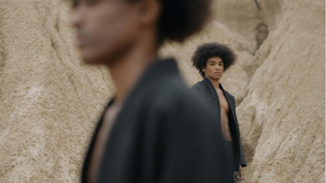 5 Rekomendasi Shampo yang Cocok untuk Pria Rambut Ikal dan Kering, Mudah Ditemukan