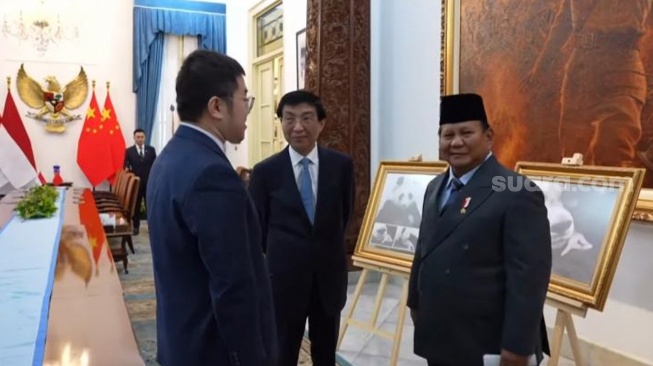 Tawa Prabowo dan Ketua MPR Tiongkok Bahas 'Rio', Anak Panda di Taman Safari
