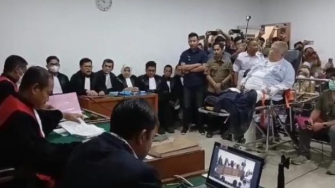 Crazy Rich Palembang Haji Halim Diseret ke Meja Hijau, Dakwaan Rp127 Miliar Bikin Sidang Gempar