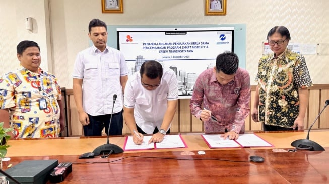 Emiten Kerja sama dengan PT TransJakarta, ubah Halte Bus jadi Modern. [Dok TKDN].