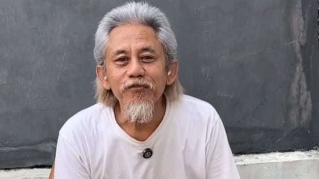 Siapa Istri Pertama Epy Kusnandar? Sosok Misterius yang Dicari Publik Usai Sang Aktor Tutup Usia