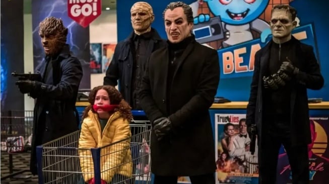 Film Gunpowder Milkshake yang dibintangi Karen Gillan, Lena Headey, dan Michelle Yeoh akan tayang Kamis (4/12/2025) malam ini pukul 23.00 WIB di Trans TV. [YouTube]