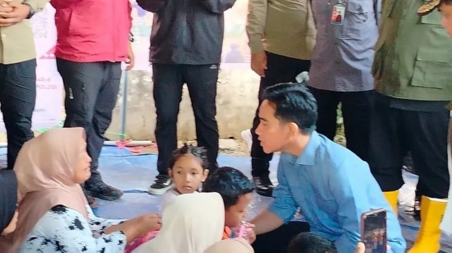 Wapres Gibran Sambangi Korban Banjir Bandang Palembayan Agam, Pengungsi: Kami Butuh Rumah!