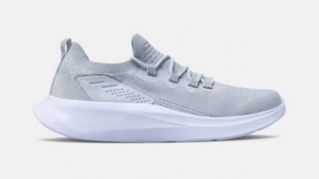 5 Rekomendasi Sepatu yang Nyaman Buat Berdiri Lama di KRL, Cocok Buat Karyawan dan Pelajar