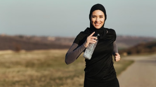 5 Pilihan Outfit Lari Wanita Muslimah: Nyaman, Syari, dan Tetap Modis