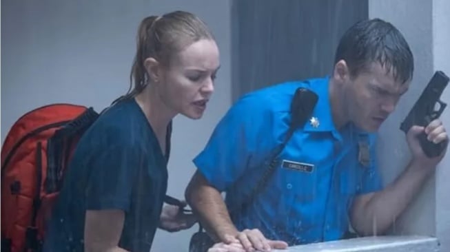 Film Force of Nature yang dibintangi Mel Gibson, Emile Hirsch, dan Kate Bosworth akan tayang Jumat (5/12/2025) malam ini pukul 23.00 WIB di Trans TV. [YouTube]