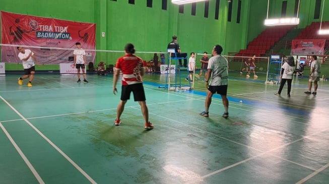 Bukan Cuma Sepak Bola! Intip Keseruan dan Kekompakan Jurnalis Semarang di Tiba Tiba Badminton 2025